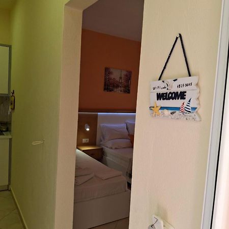 Adriana Apartments Himare Exteriör bild