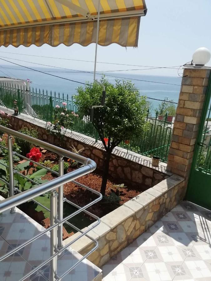 Adriana Apartments Himare Exteriör bild