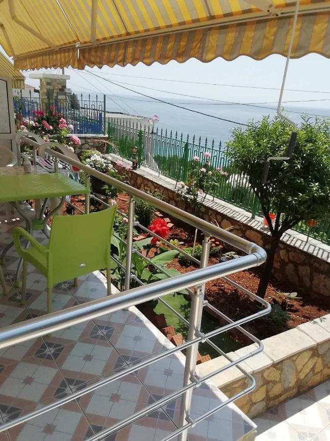 Adriana Apartments Himare Exteriör bild