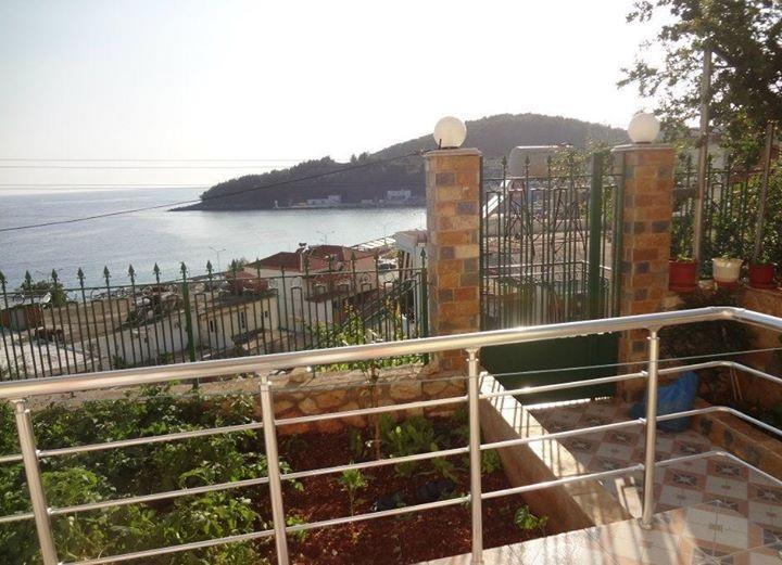 Adriana Apartments Himare Exteriör bild