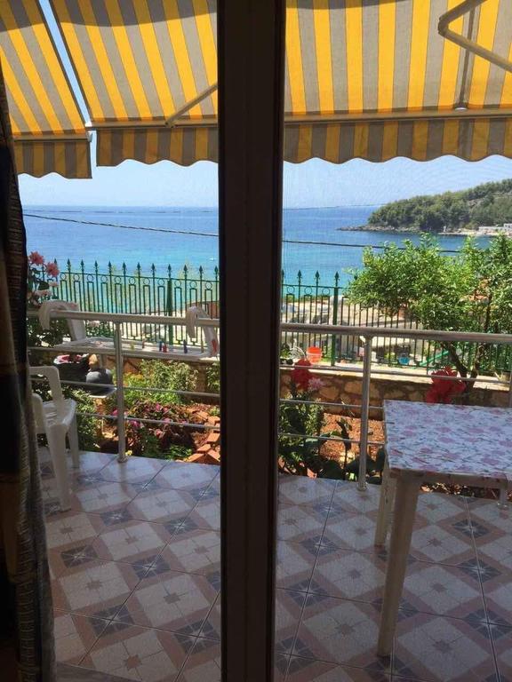 Adriana Apartments Himare Exteriör bild