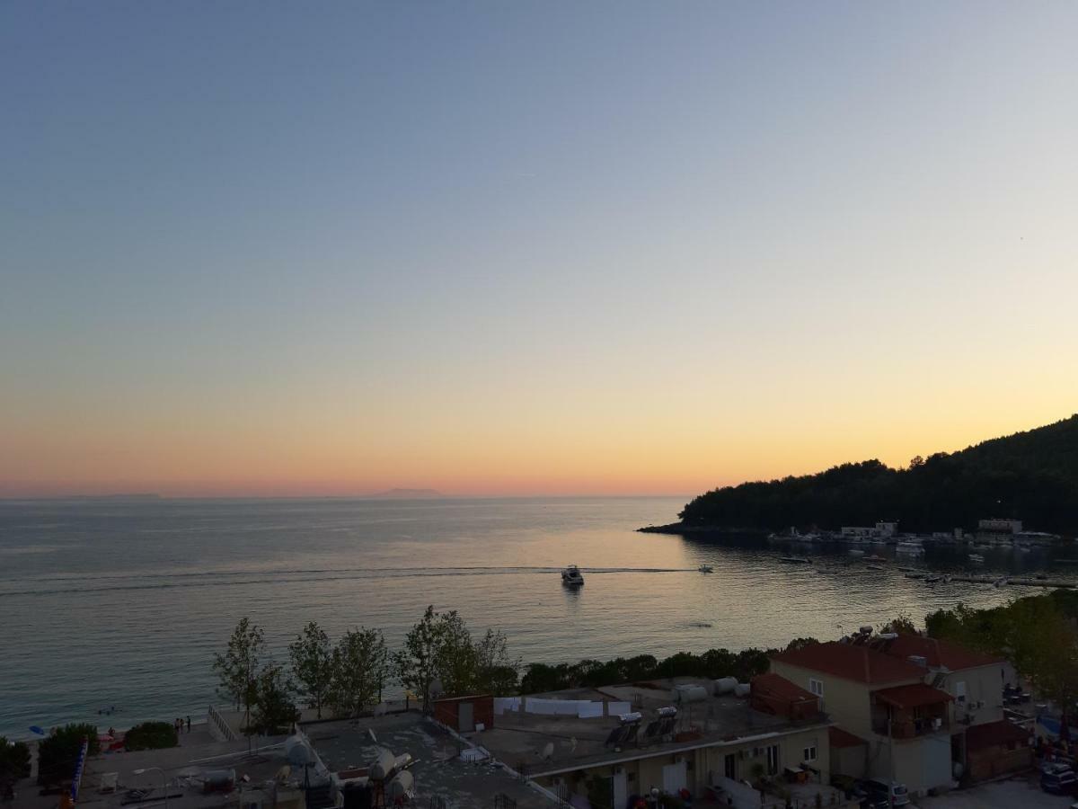 Adriana Apartments Himare Exteriör bild